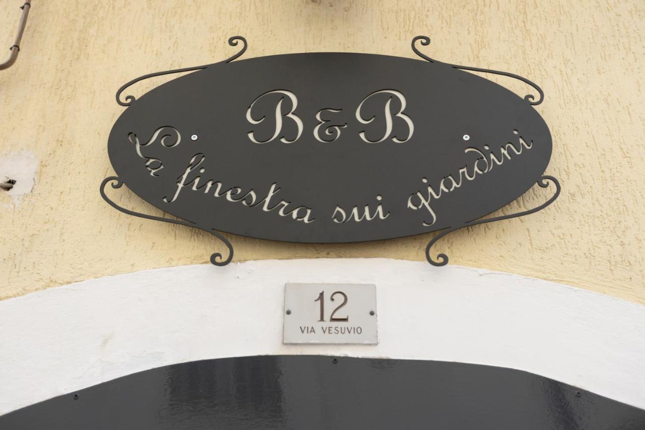 B&B La Finestra Sui Giardini Сантерамо-ин-Колле Экстерьер фото